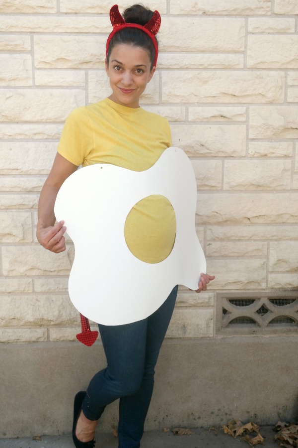 Pregnant deviled egg costume